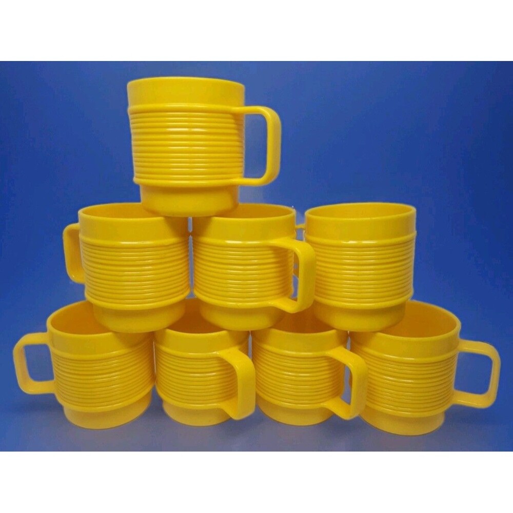 LOT of 8 VINTAGE Rubbermaid  Stackable Yellow Ribbed Cups/Mugs #3819